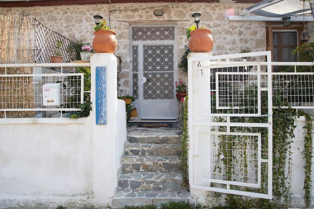 Stone Suite In The Center Of Corinth Zewnętrze zdjęcie